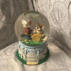 San Francisco Music Box co musical water globe
